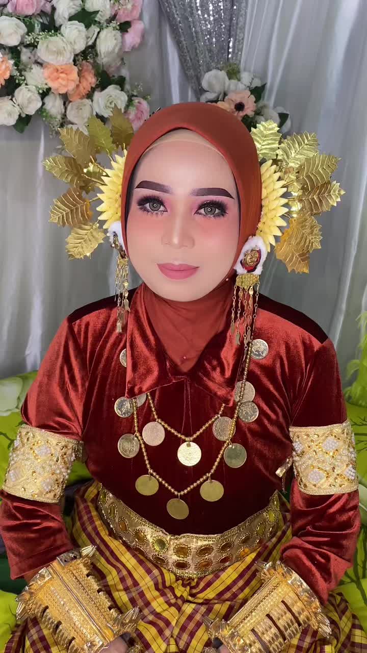 @Sidra Dean Yuraa