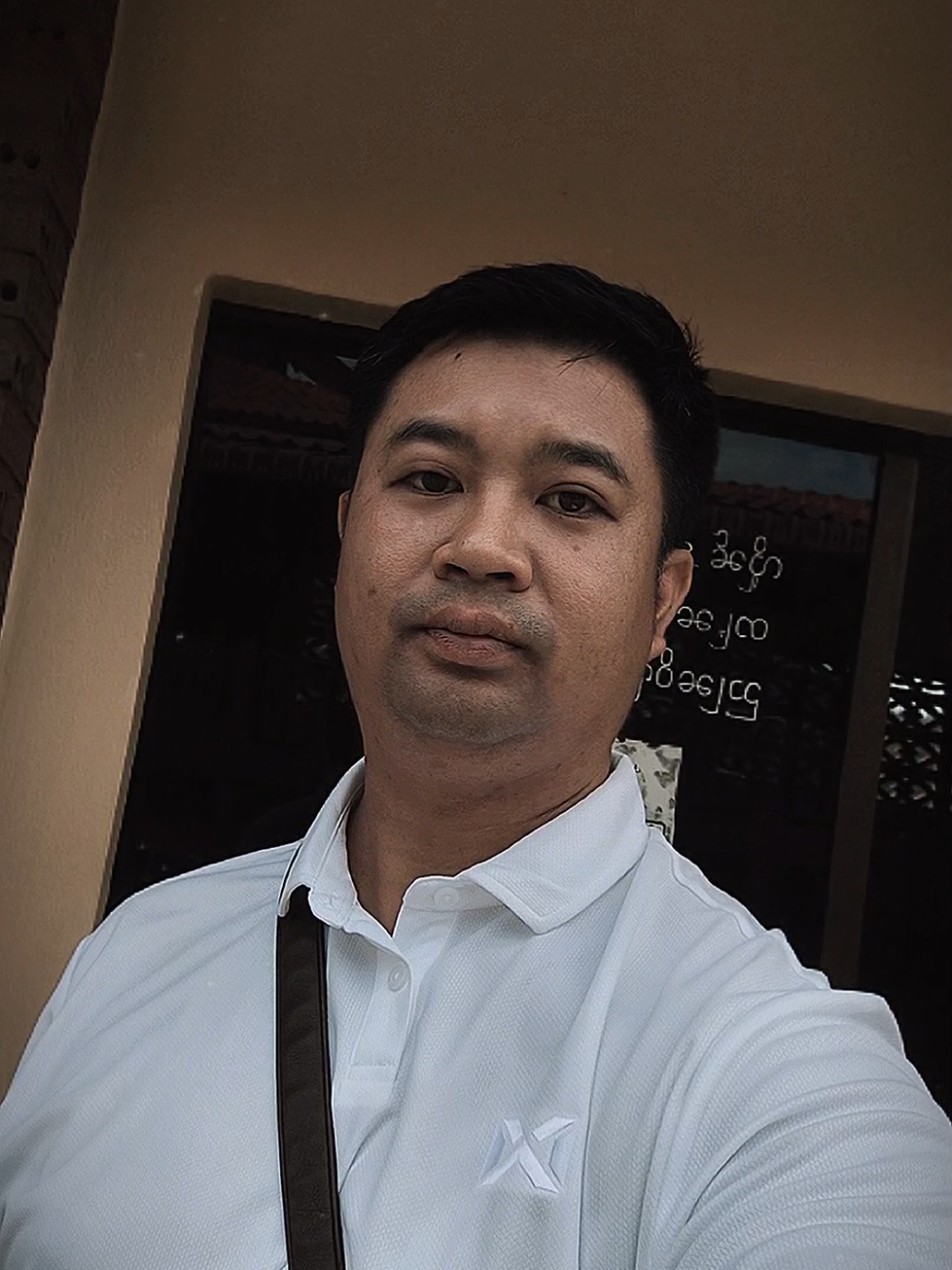 @poownai shop