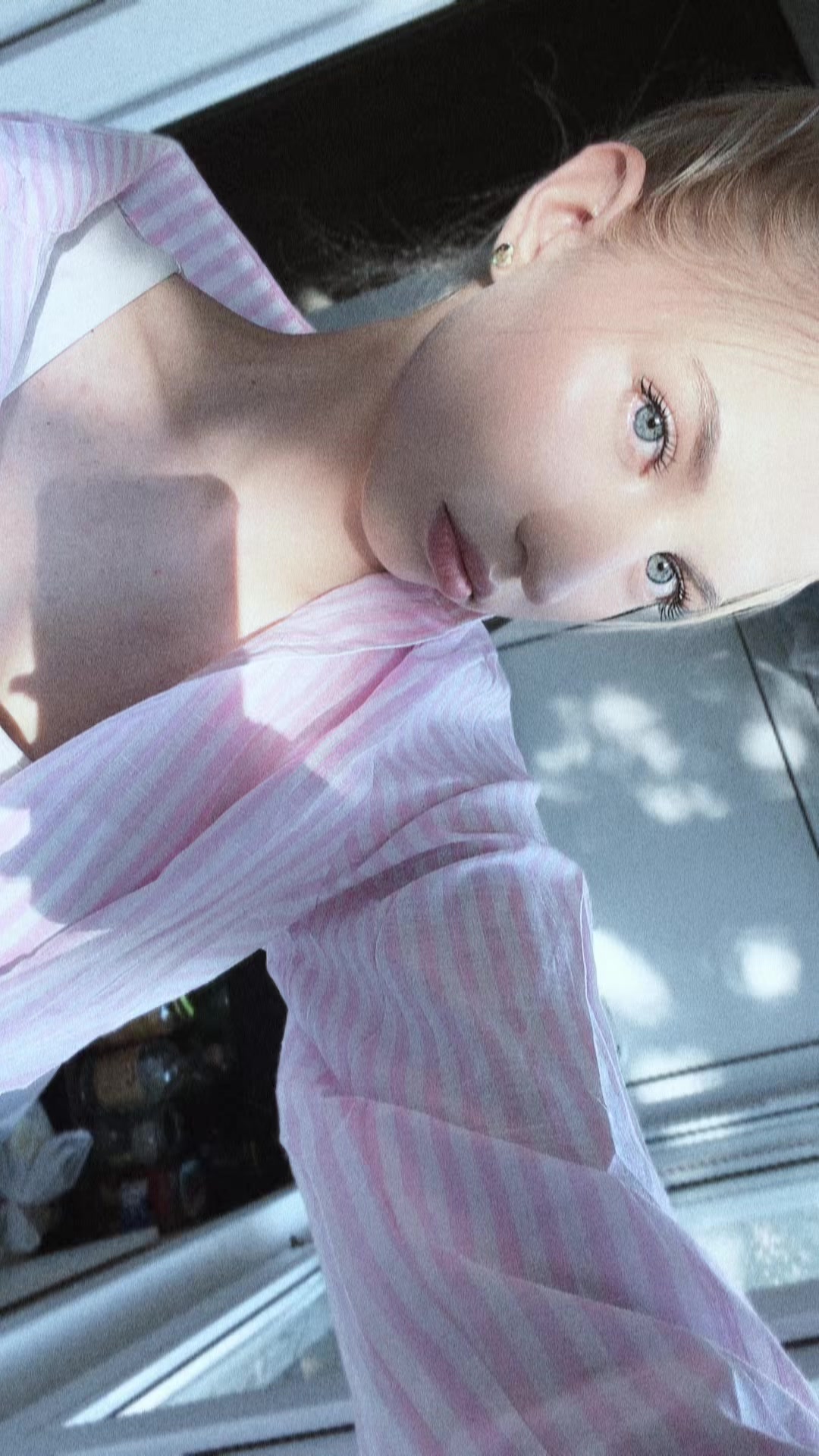 @<3