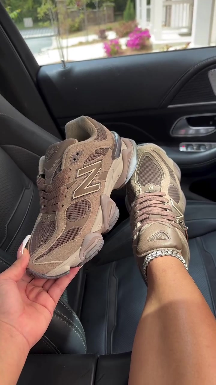 @SNEAKBAST