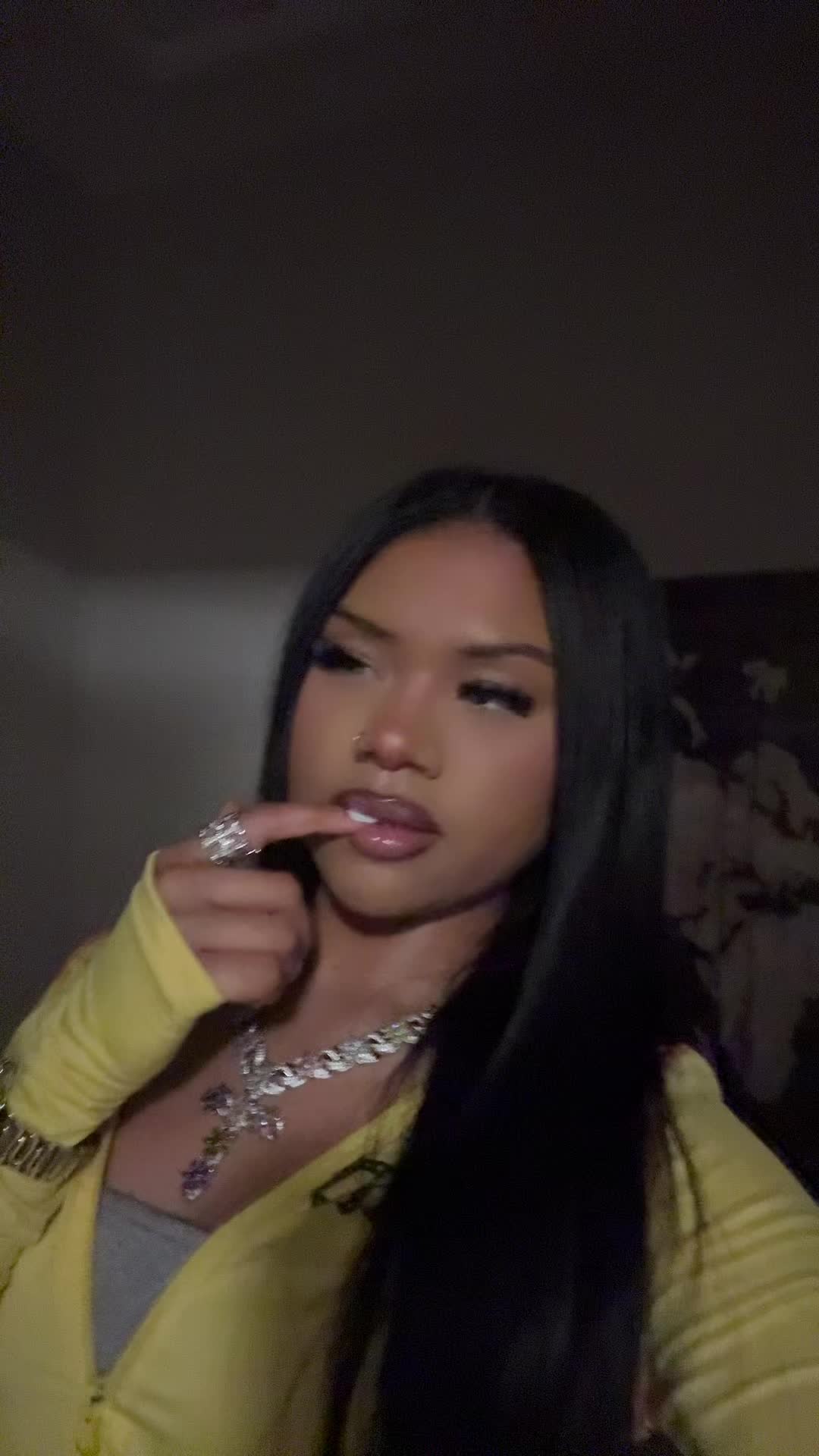 @𝓔𝓵𝔂