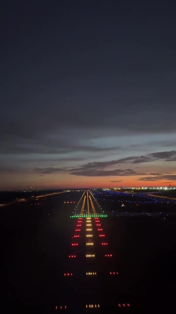 @Pilot-Sandra👩✈️✈
