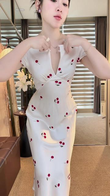 @Dressesinsilk