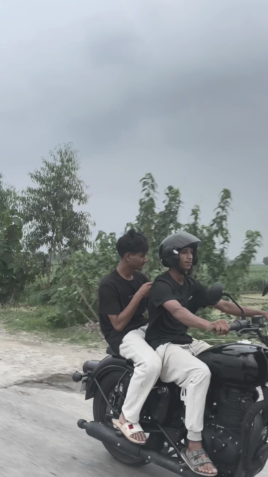 @मनिष🚩⚜️
