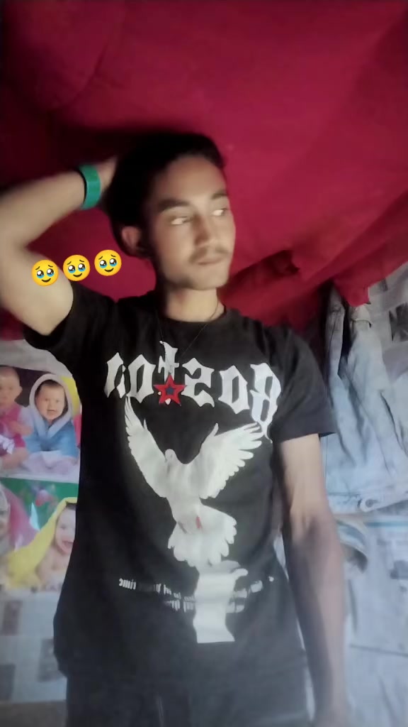 @Queen🍁 ko🥀 king 👑