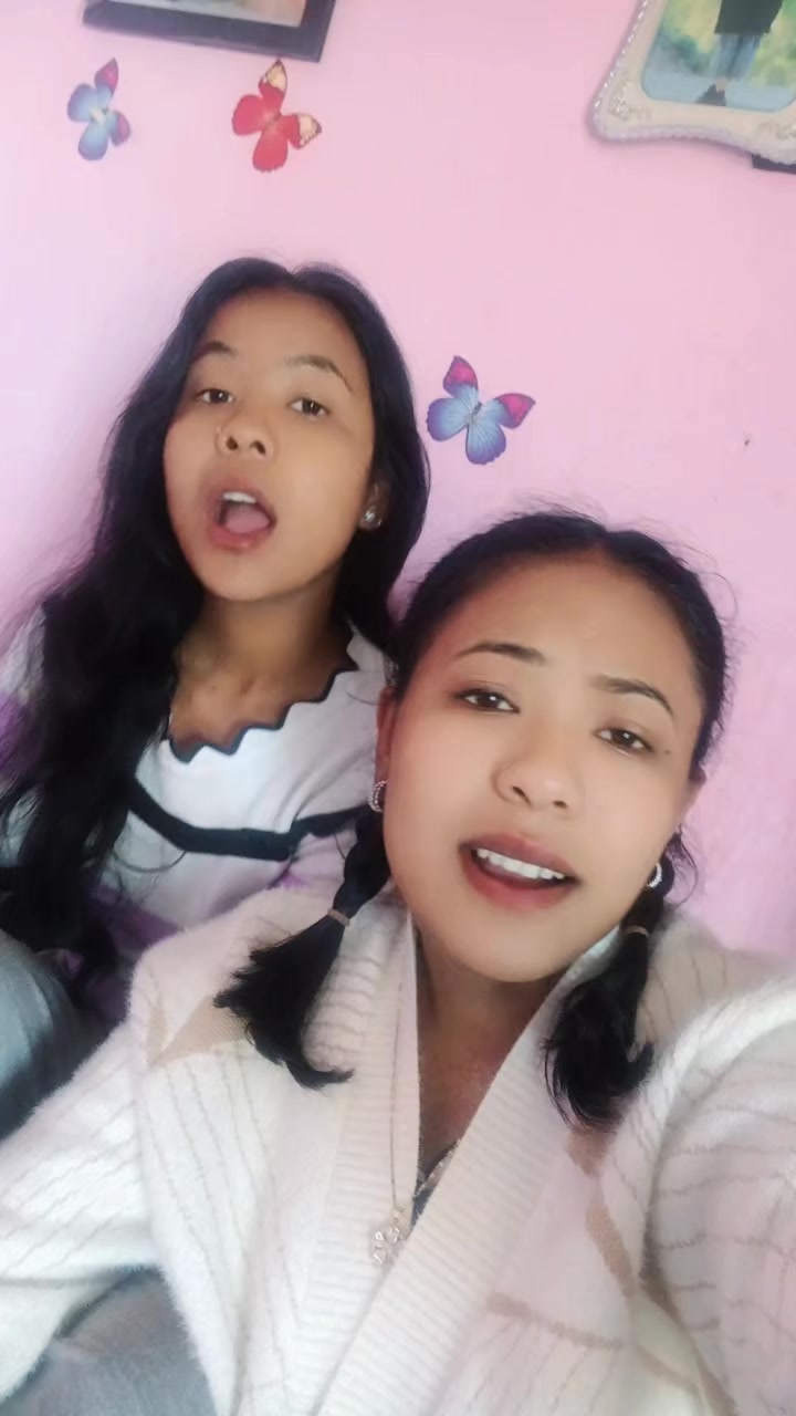 @samjana 👩&zwj;❤️&zwj;💋&zwj;👩💋💋💋