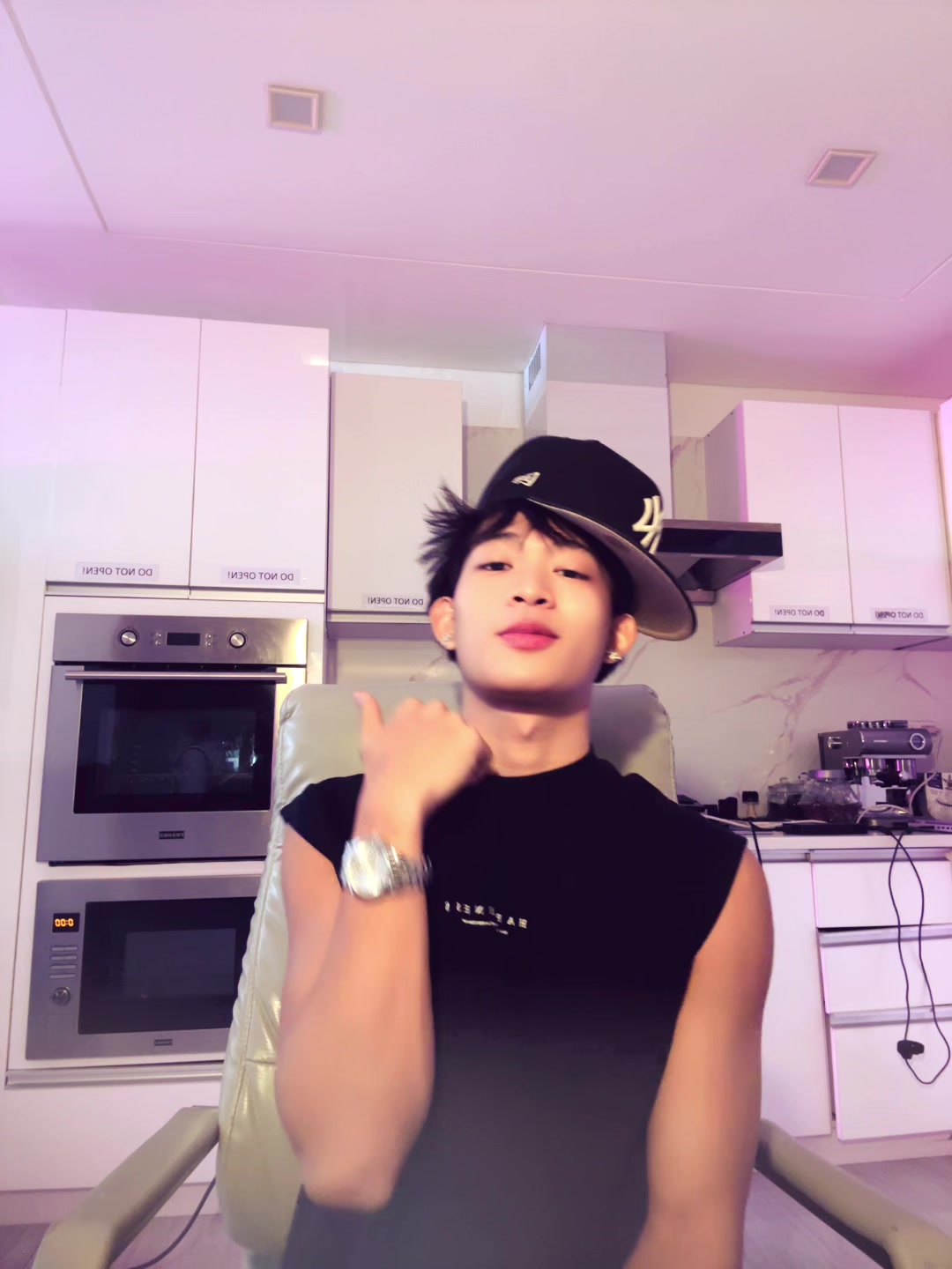 @AKX3.