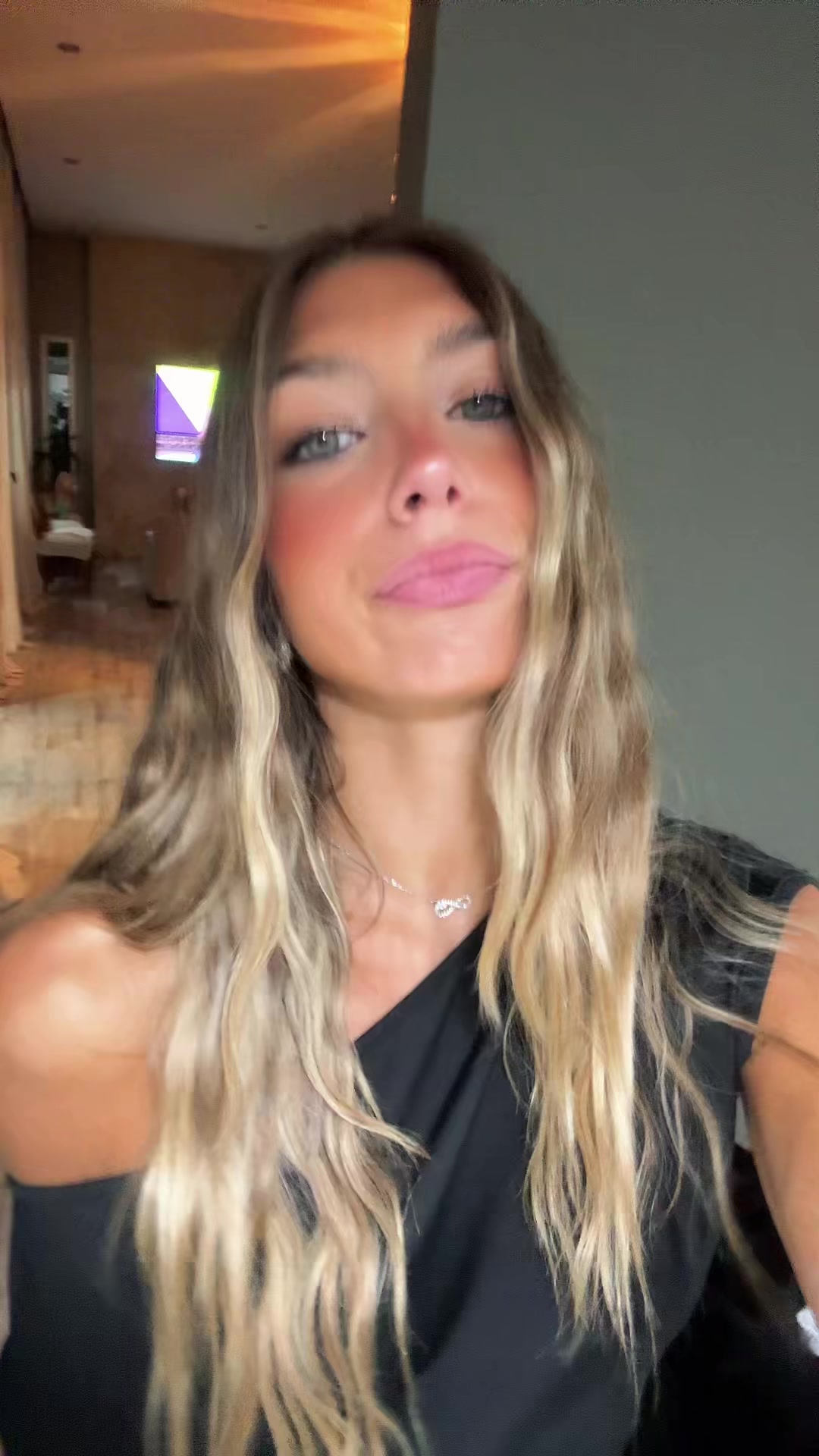 @Abru😚