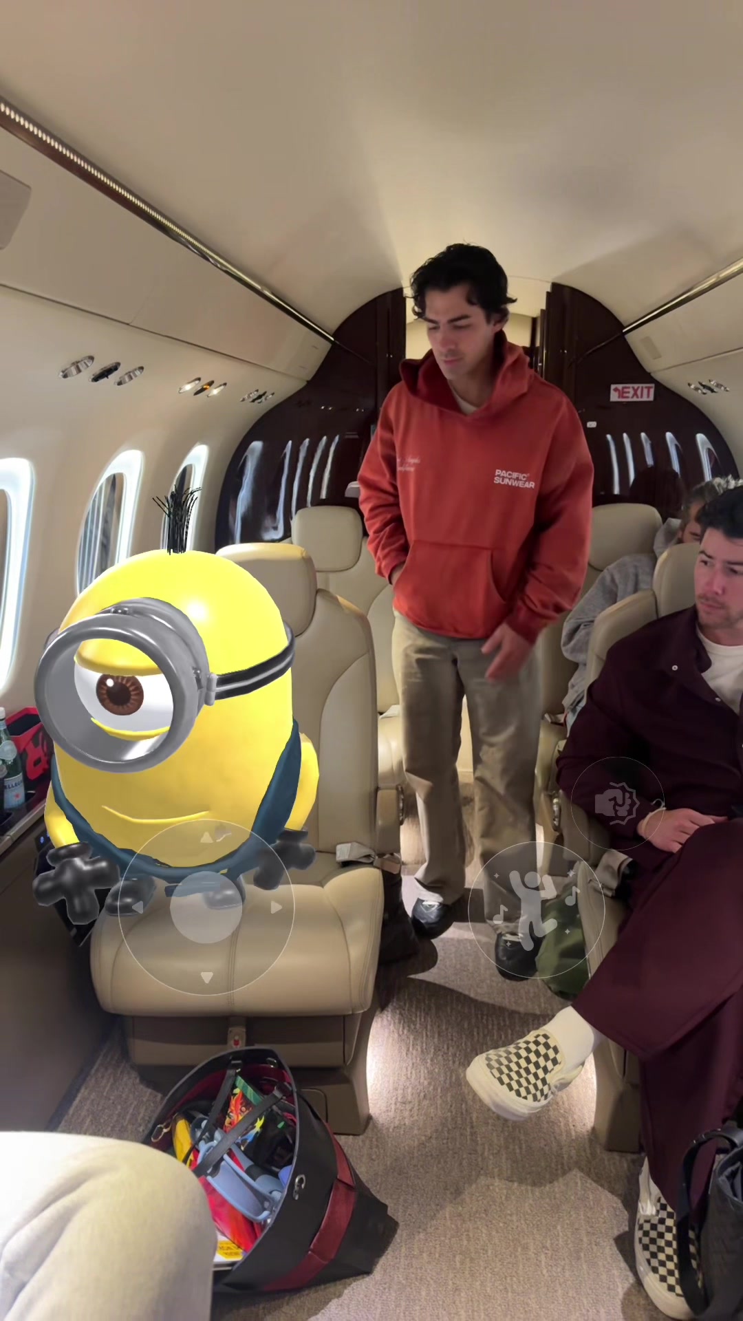 @joejonas