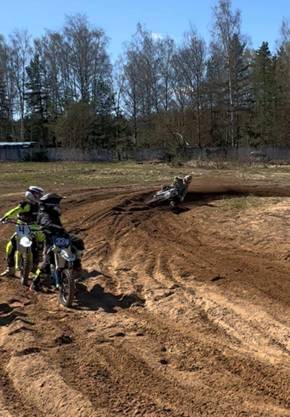 @Kids Cross