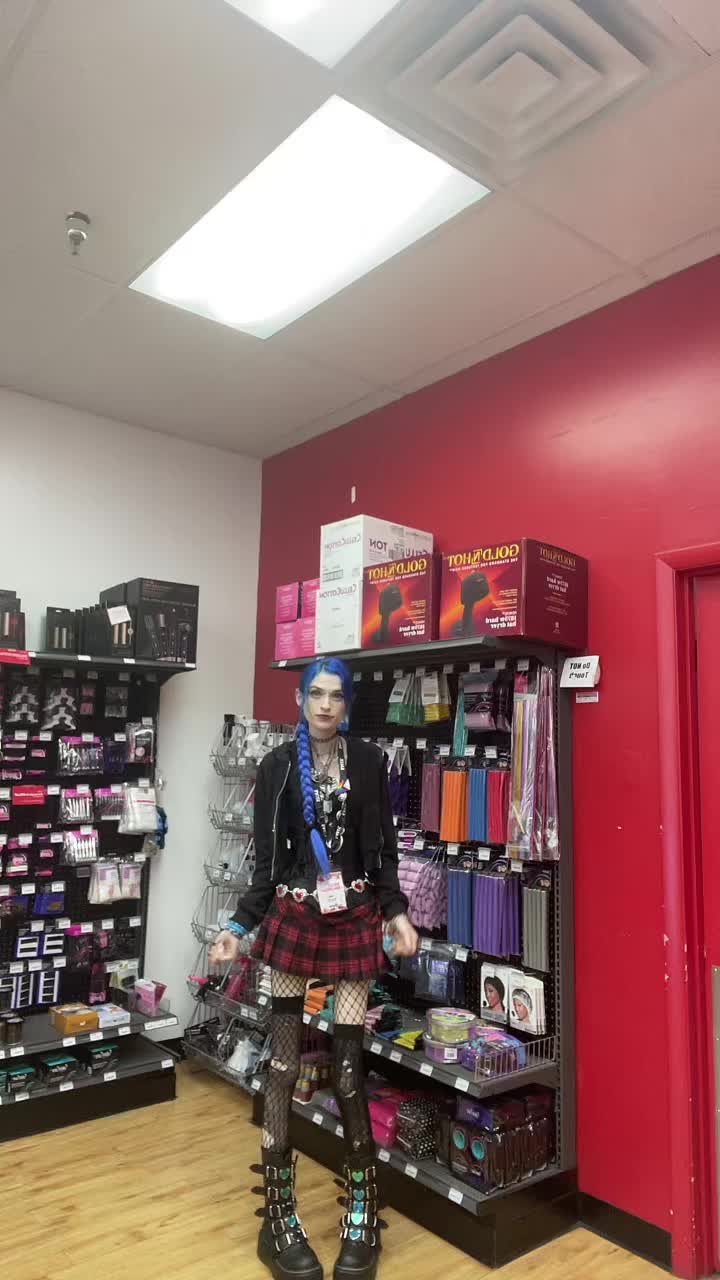 @Quirky_cosplays