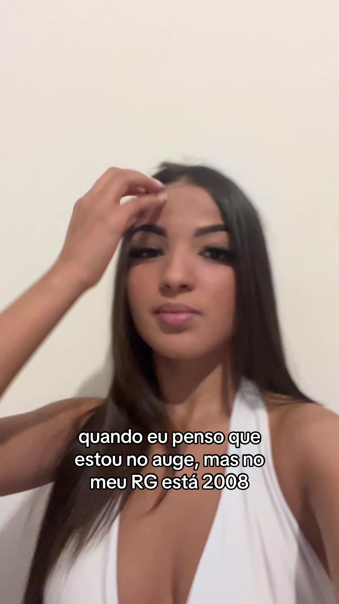 @•R
