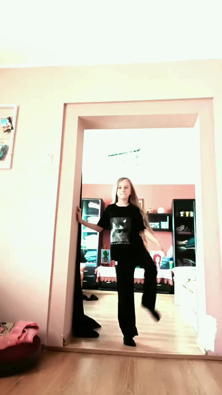 @_†Kiartik_