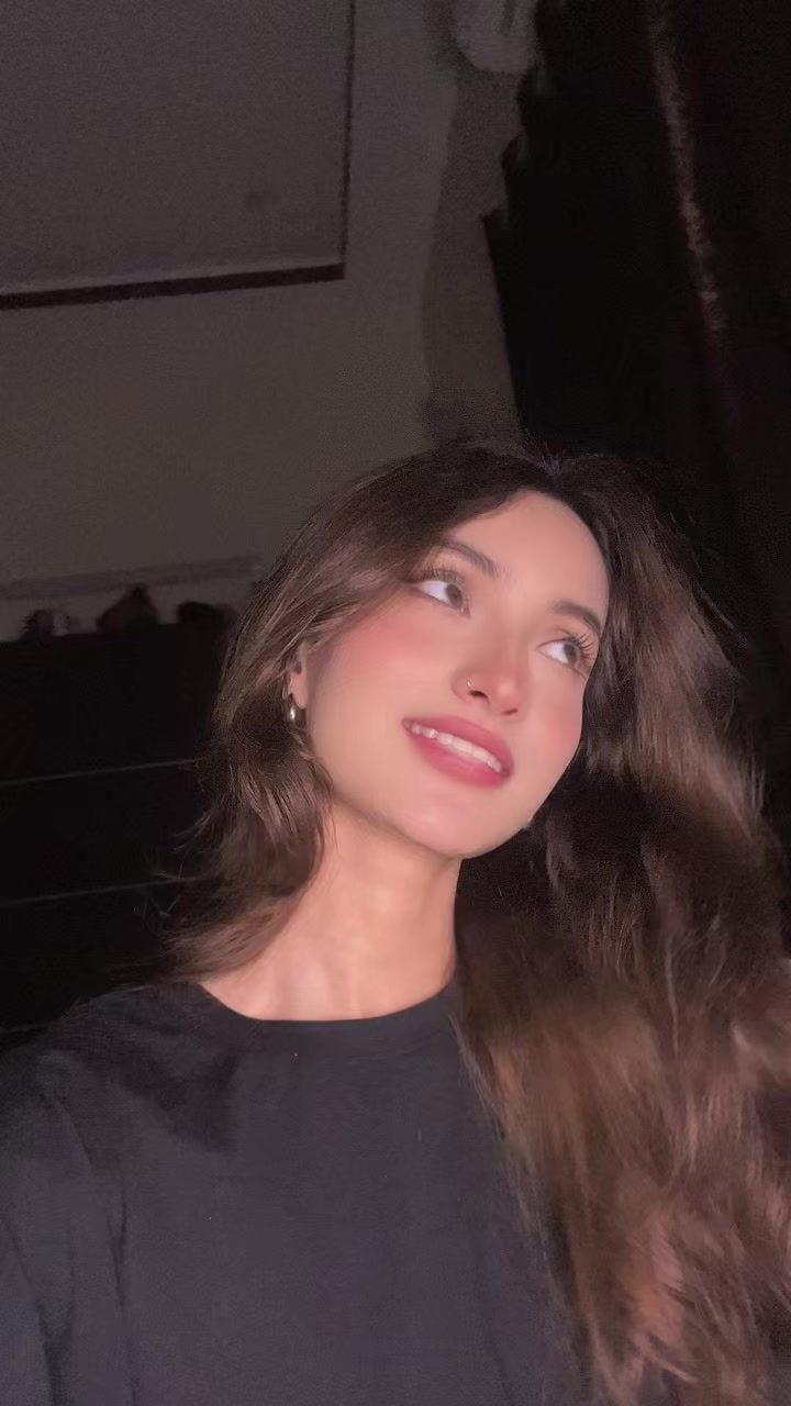 @HAREEM BAIG 🖤