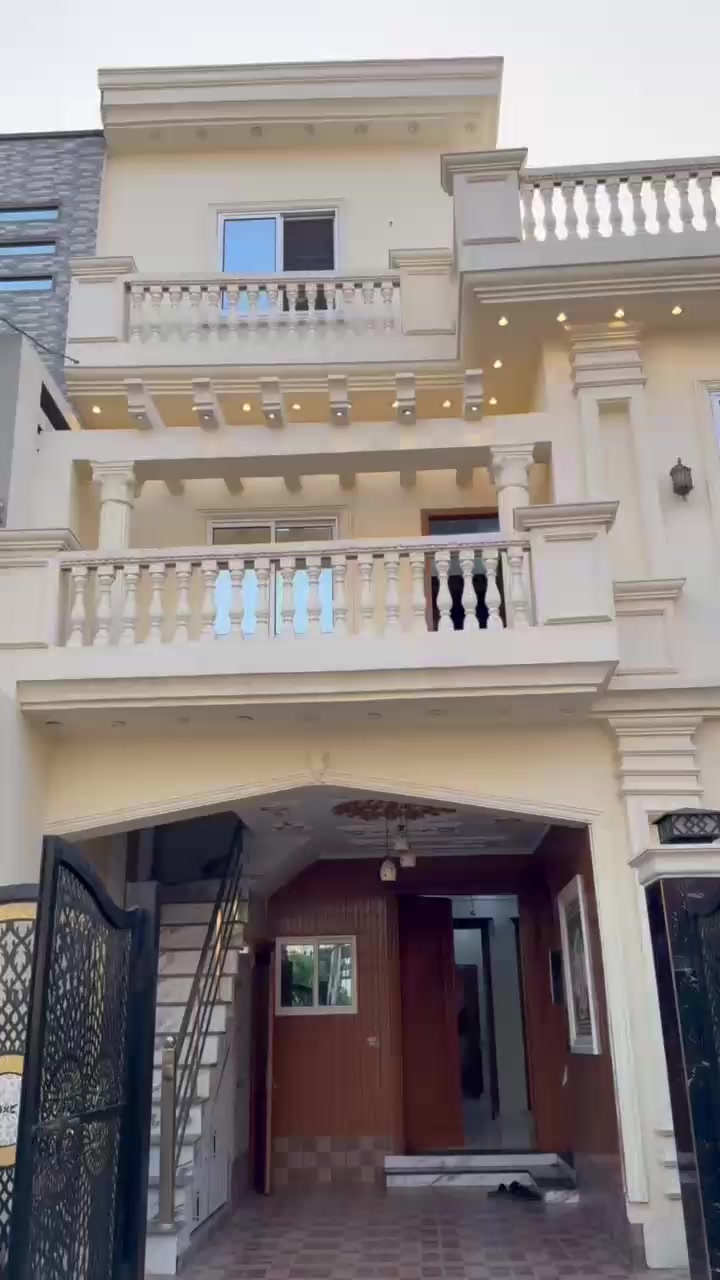 @UMAR REAL ESTATE LAHORE
