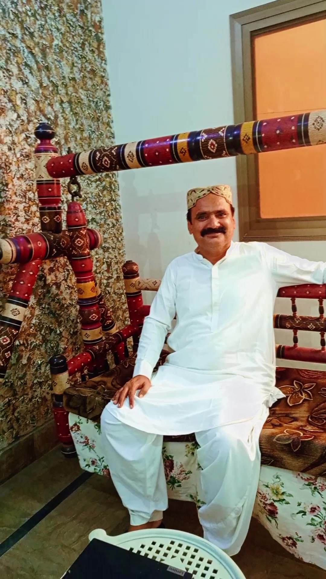 @Muنawar Kaنdhro