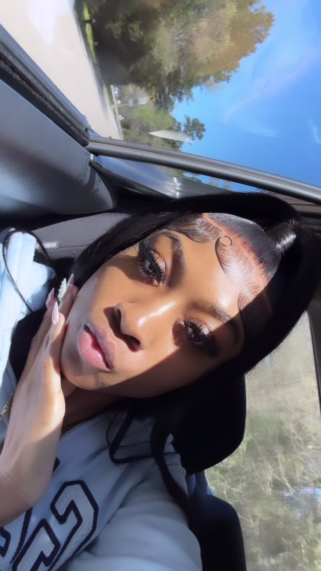 @lexofallure
