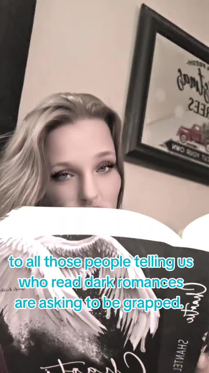 @Sarah🦇 🧛♀️