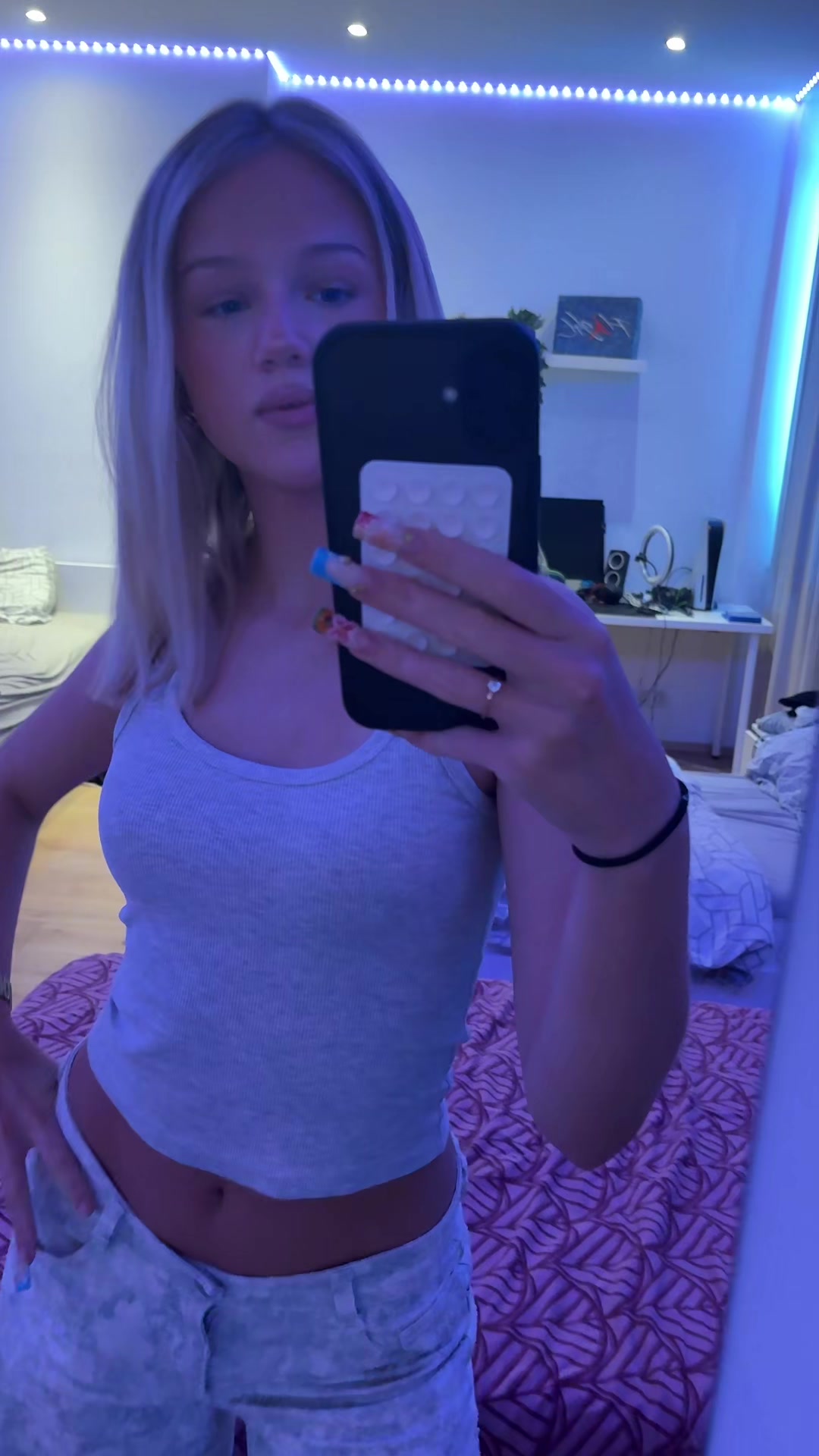 @sophie