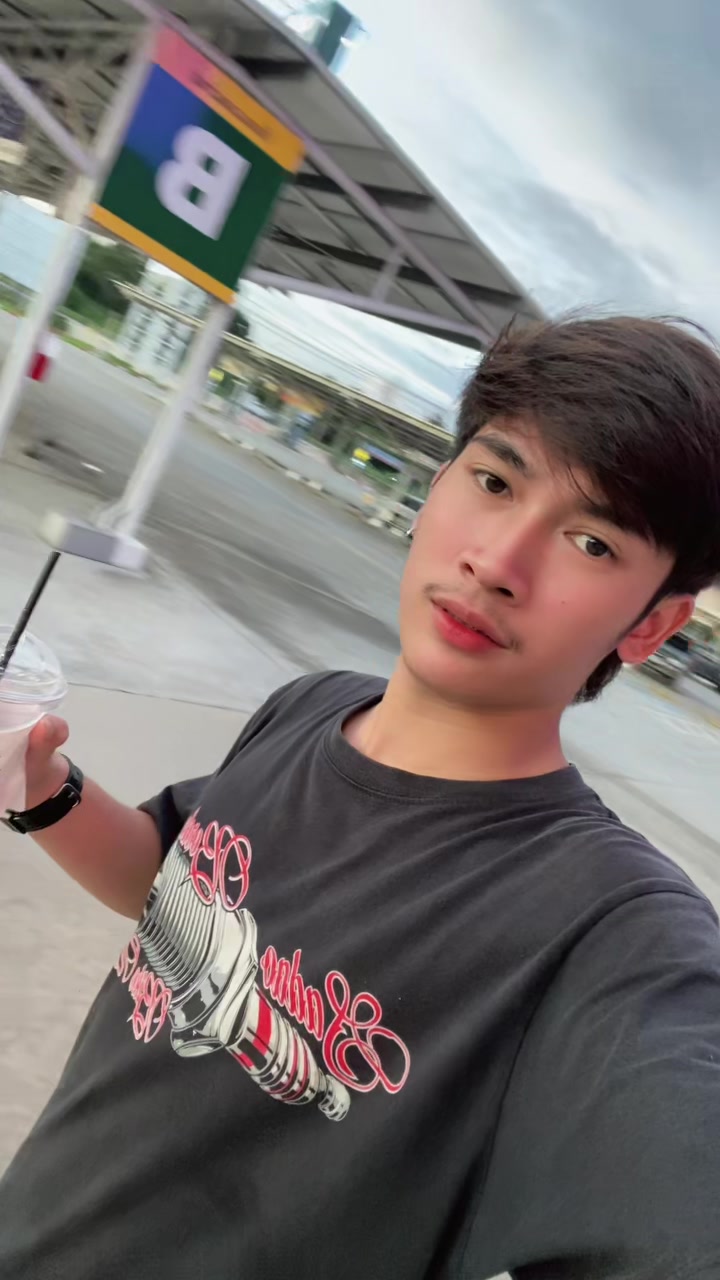@โอมเพี้ยง