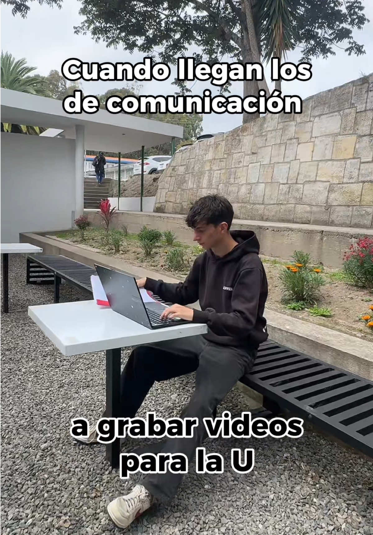 @Universidad Nacional de Loja