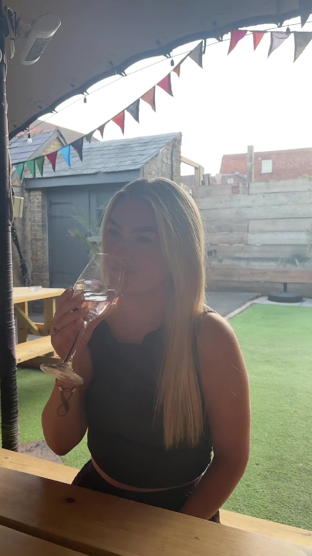 @ellierosejane