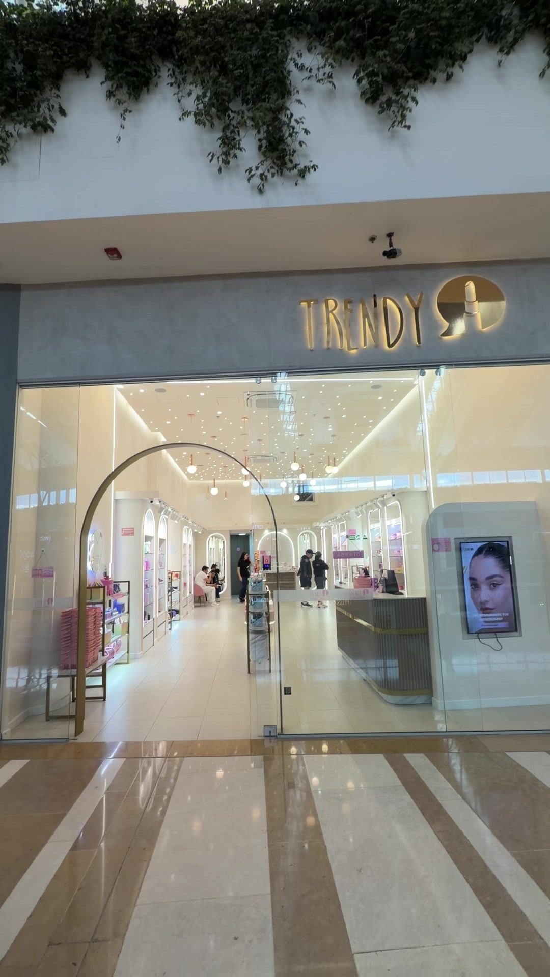 @Trendy Maquillaje