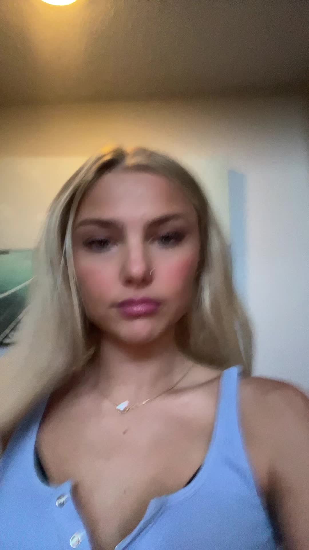 @👸😖