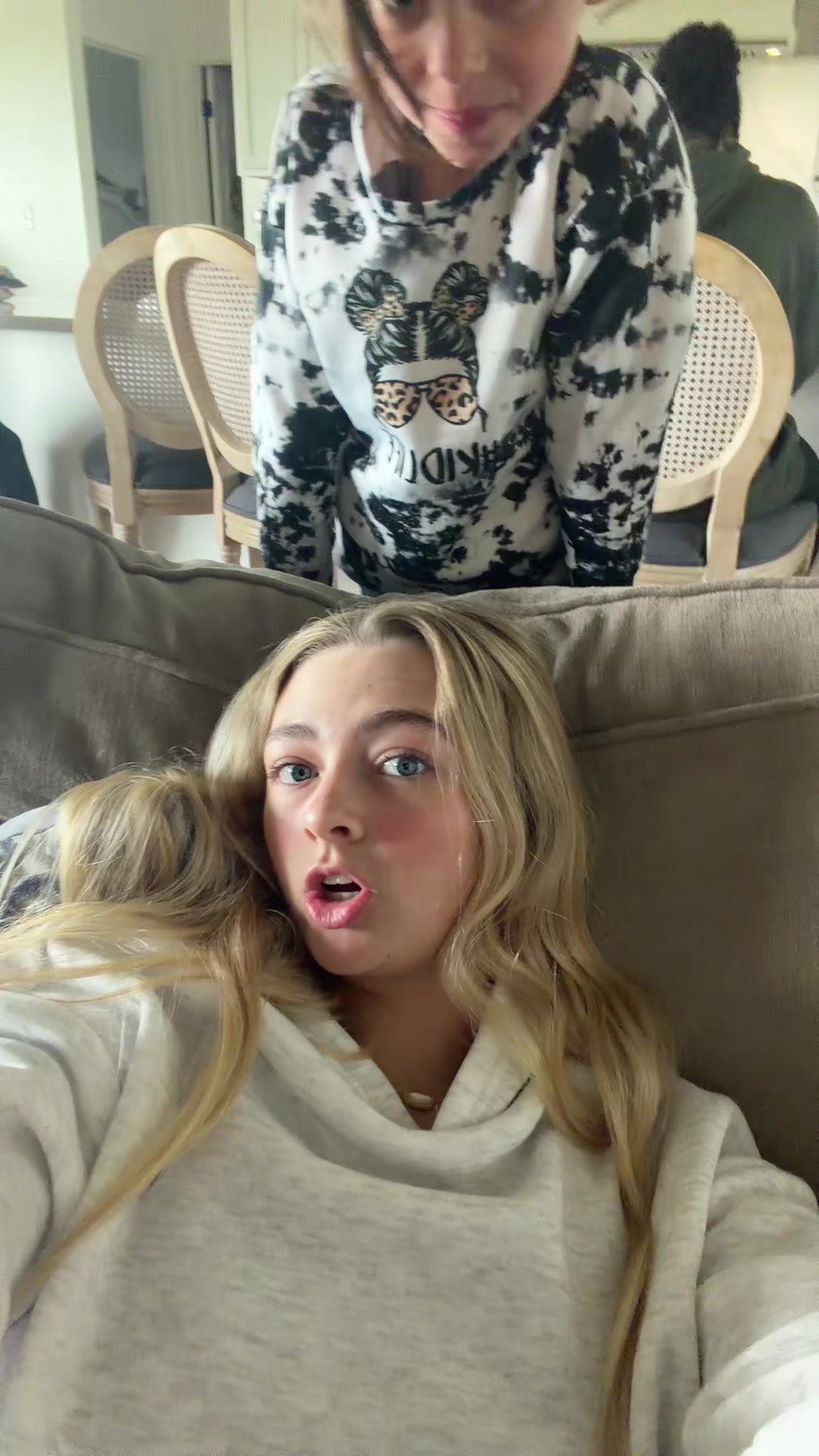 @bella