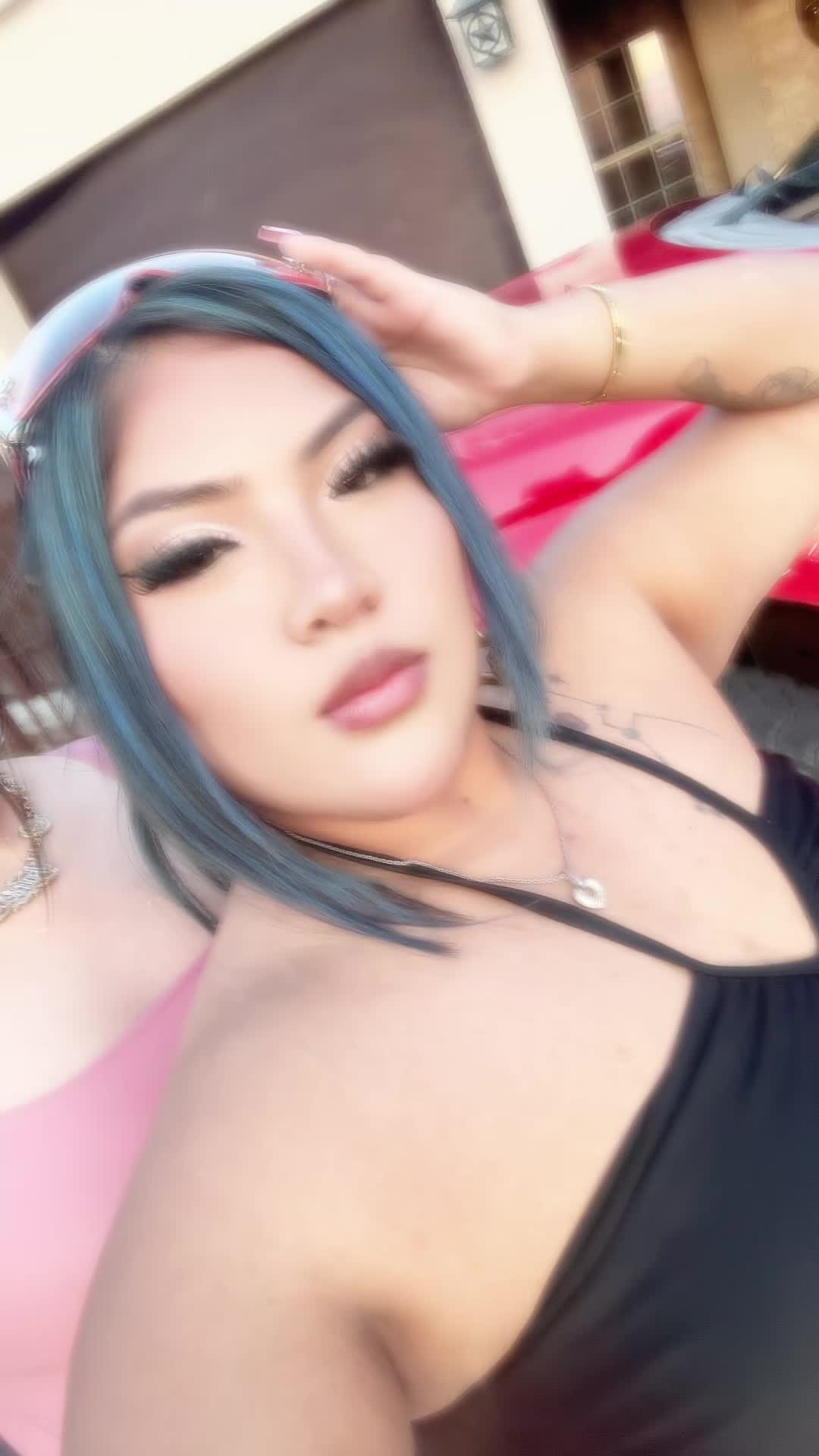 @🫐