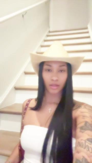 @janay ♡