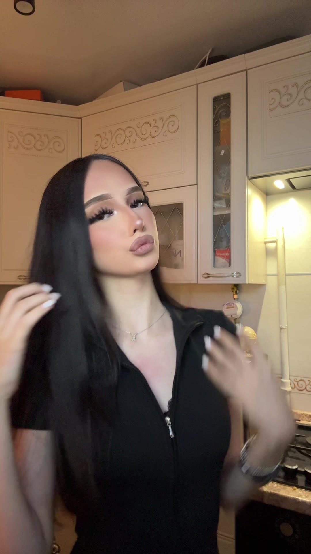 @алина зотеева