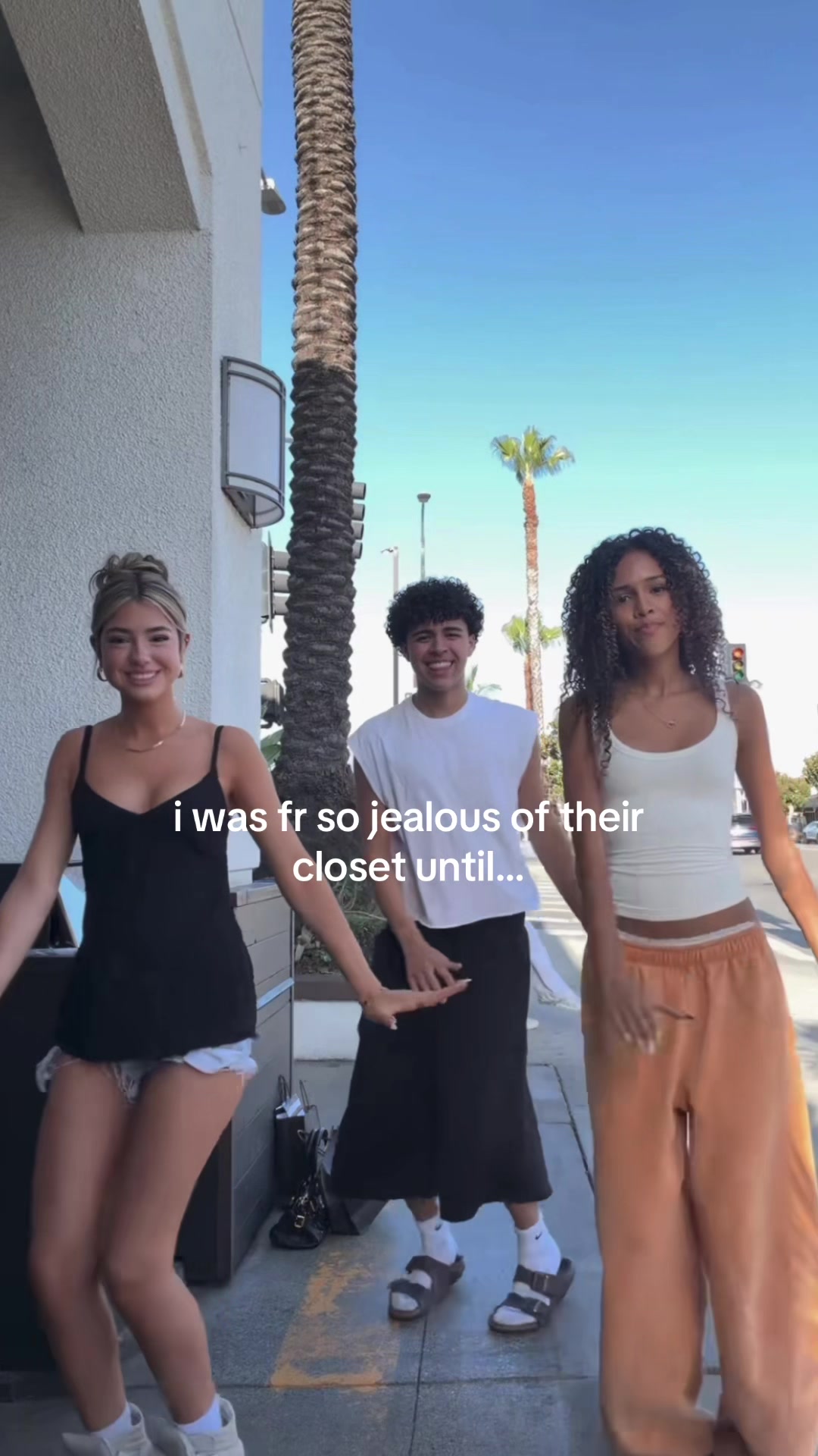 @vanessafindsoutfits