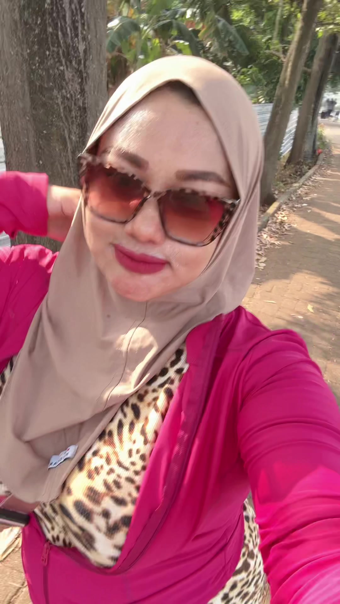 @momihzahwavarel