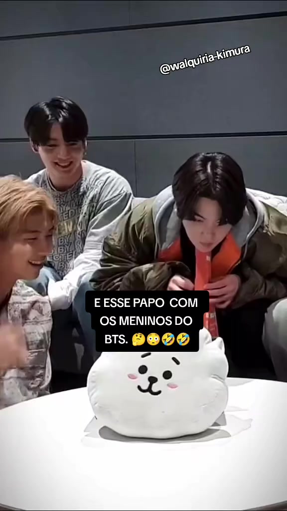 @walquíria Kimura🐰💜🐥