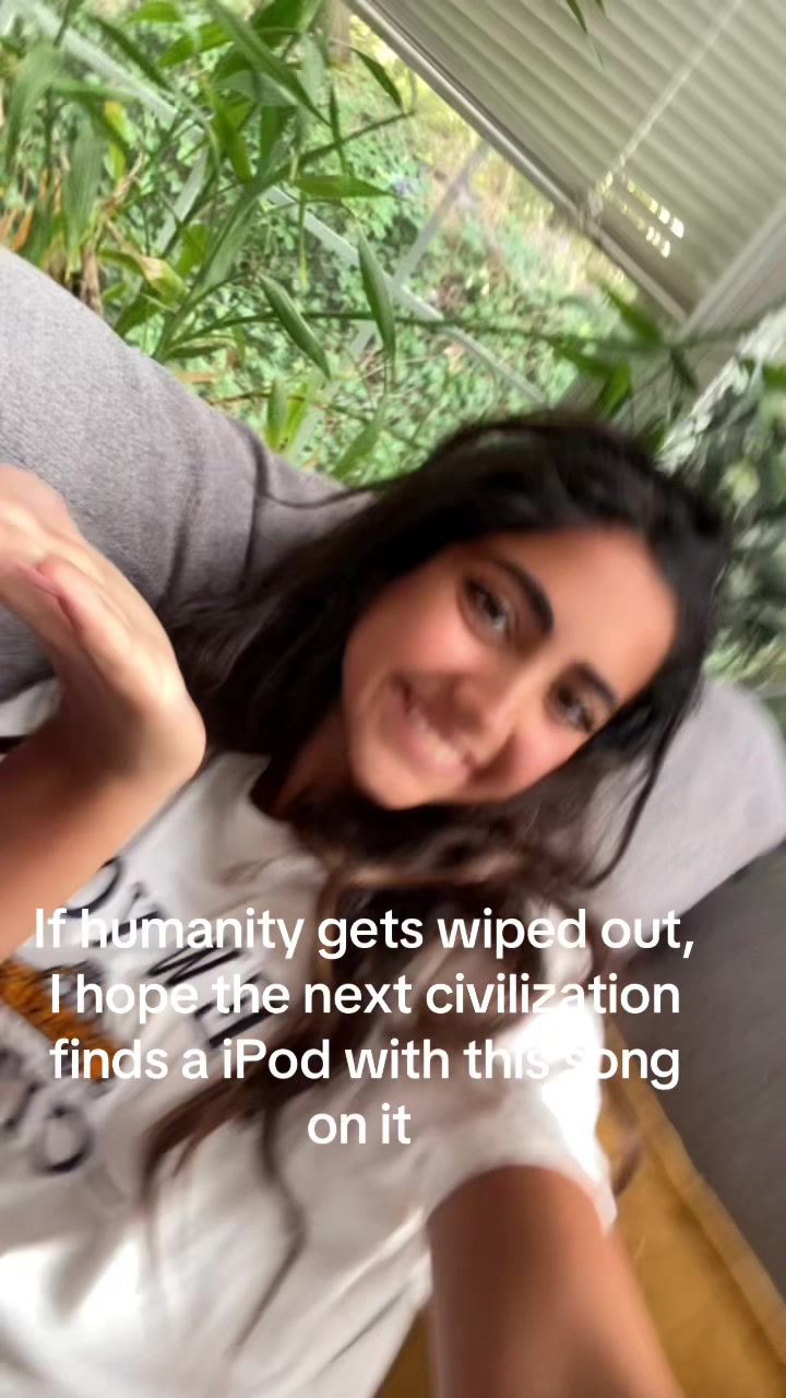 @iambella