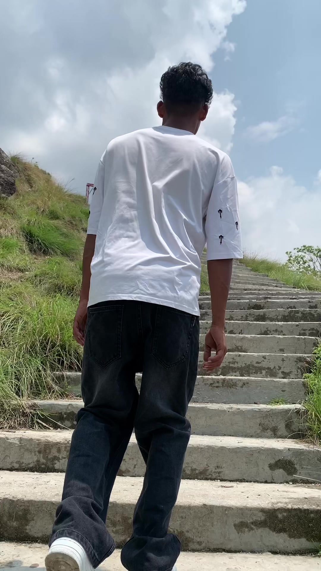 @दिपक तामाङ 
