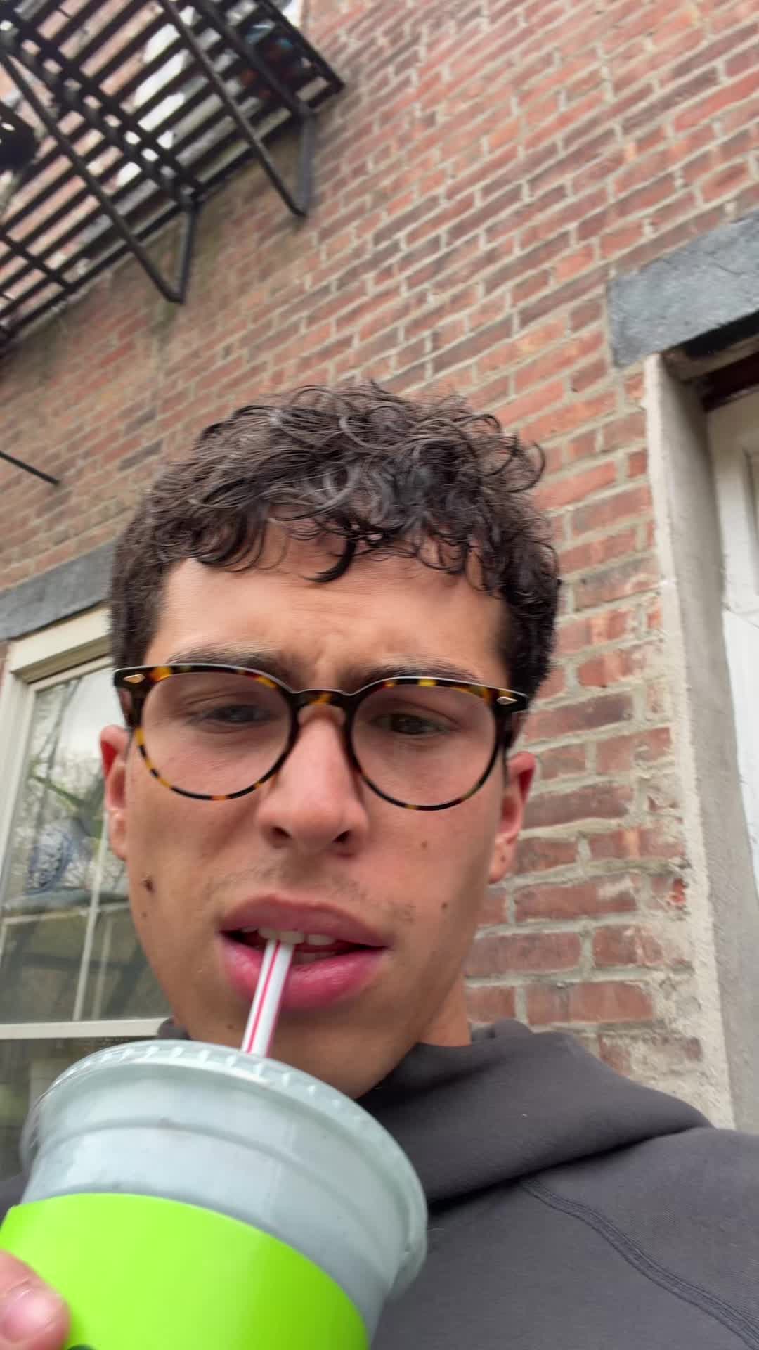 @Moanfaceemoji