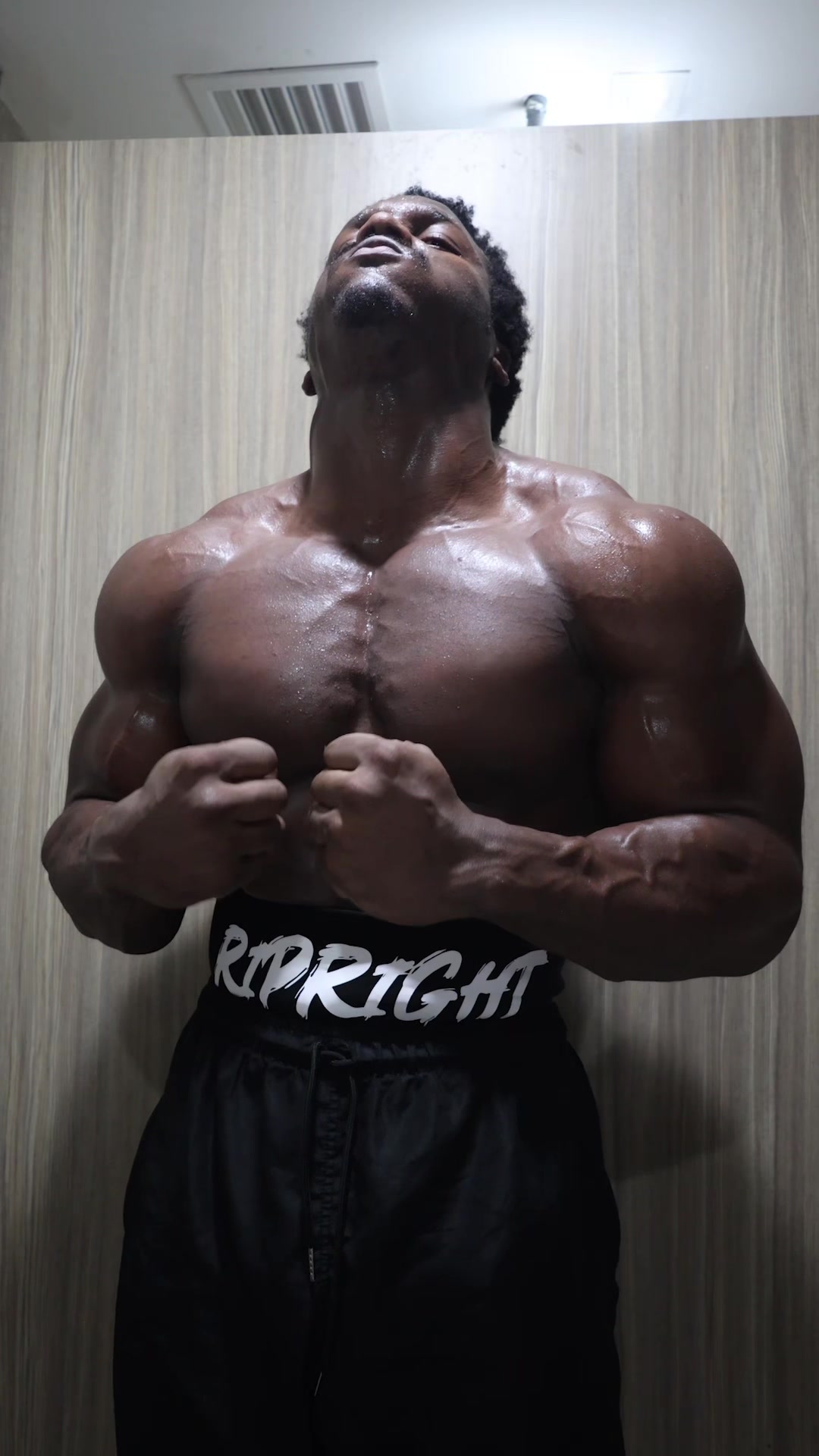 @Muscleboii