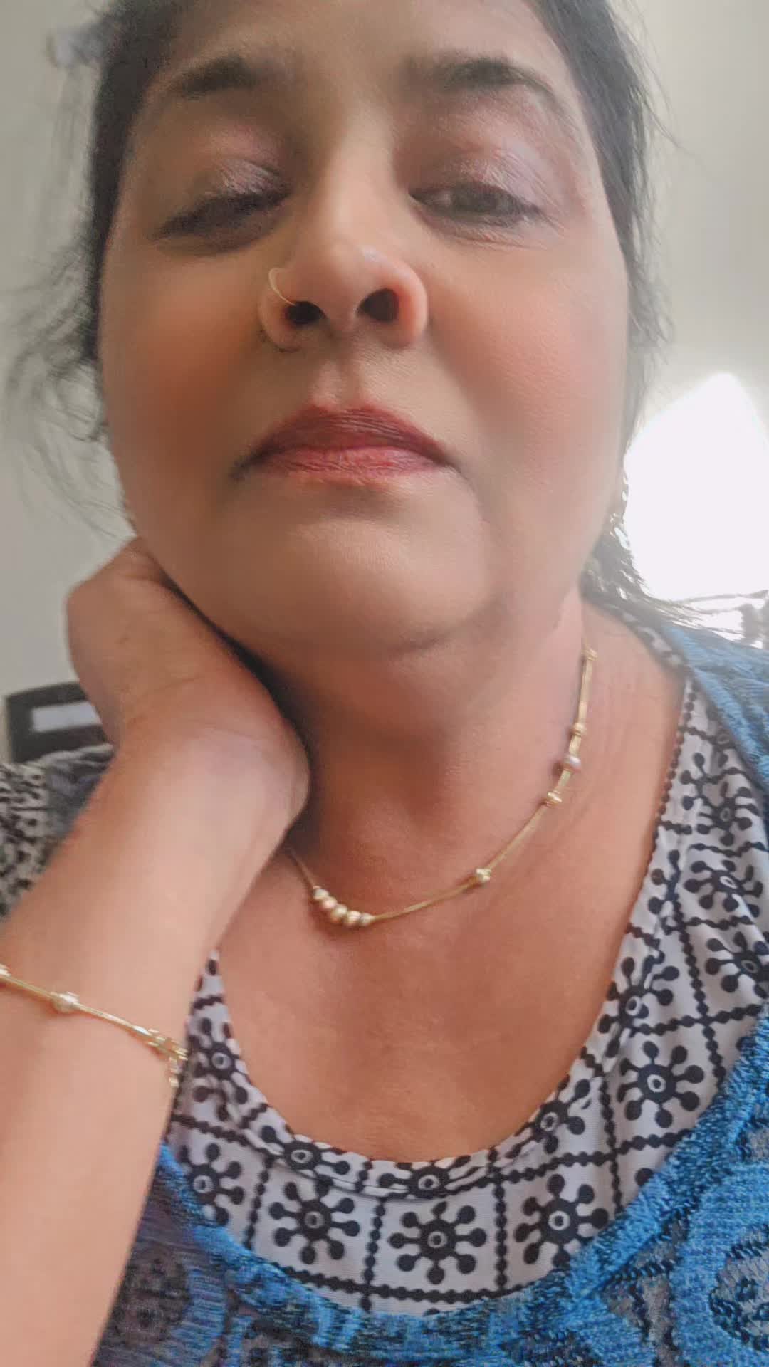 @rozy786