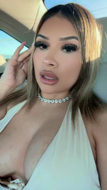 @Pretty Emily 🌷🎀🫦🍓👸🏻