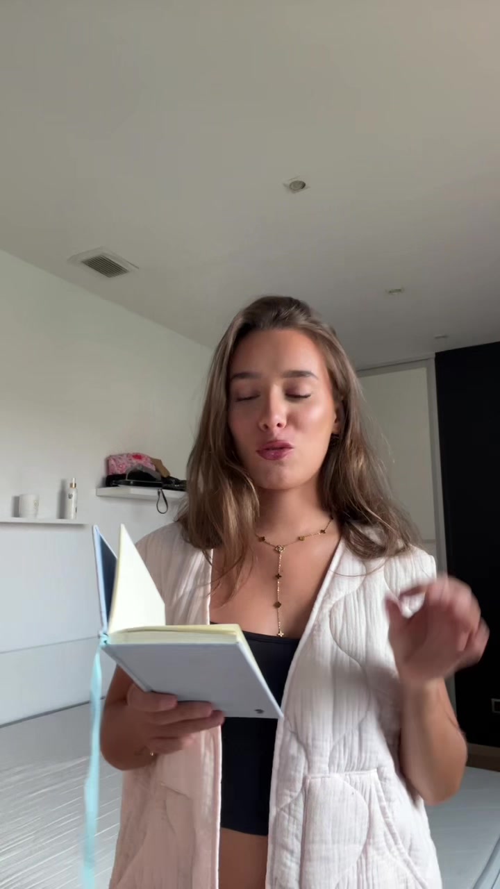 @andreacozt