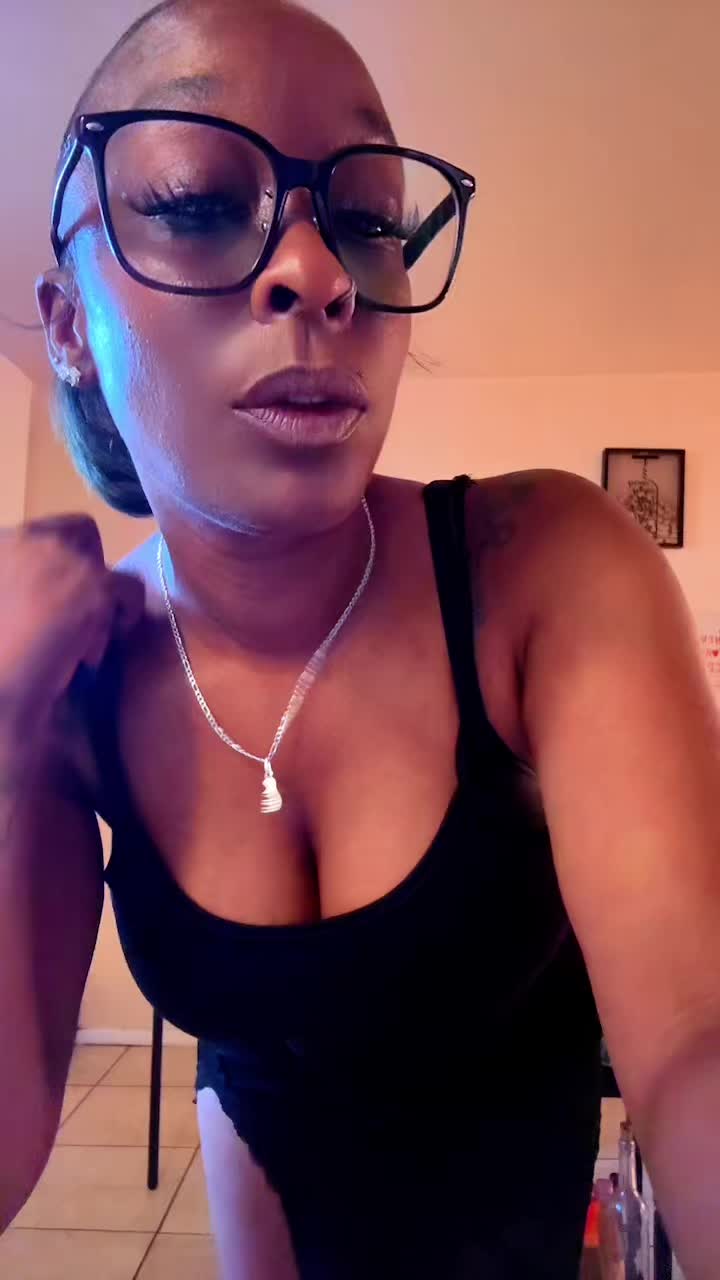 @BlackHelloKity