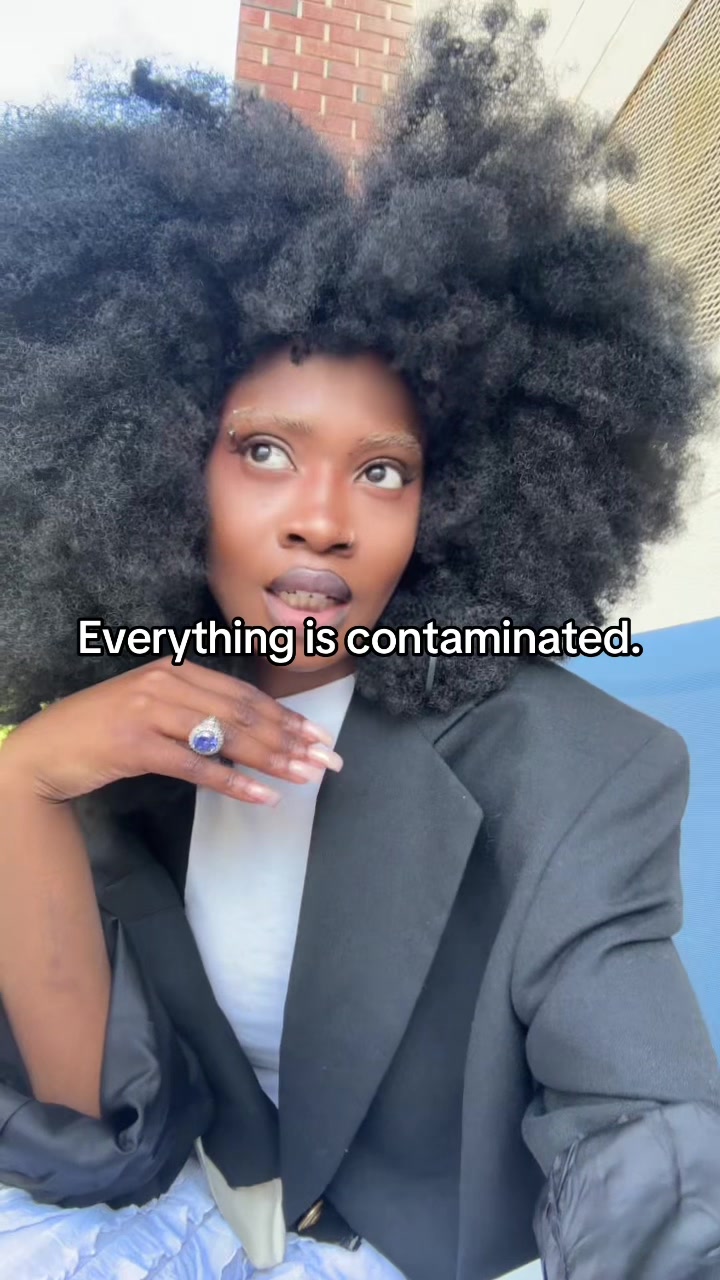 @Ugly Girl | Fashion Archivist