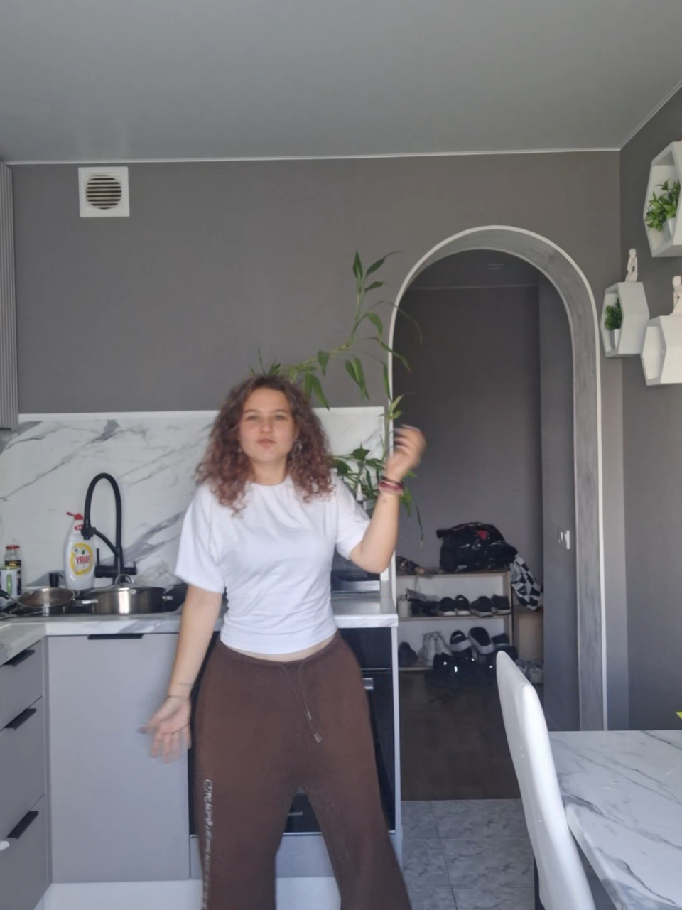 @твар