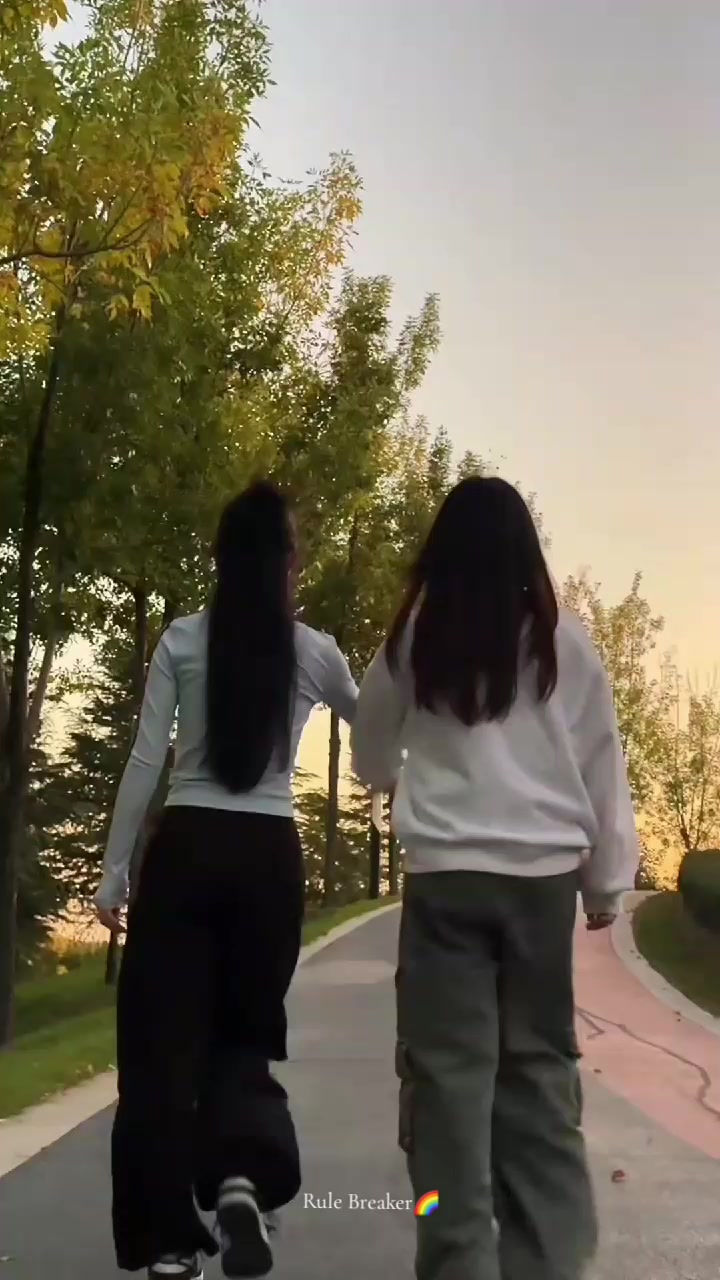 @Rule Breaker🌈