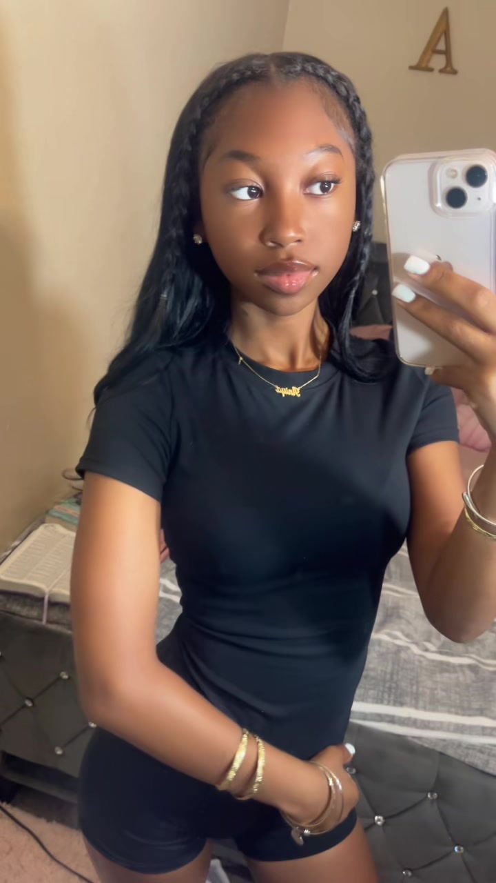 @aniyaedrienna