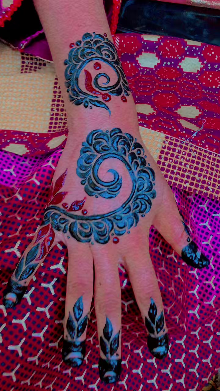 @Suwaiba henna🌿🥀