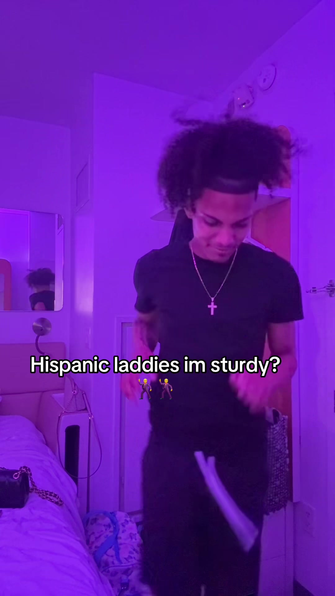 @astackzzz_