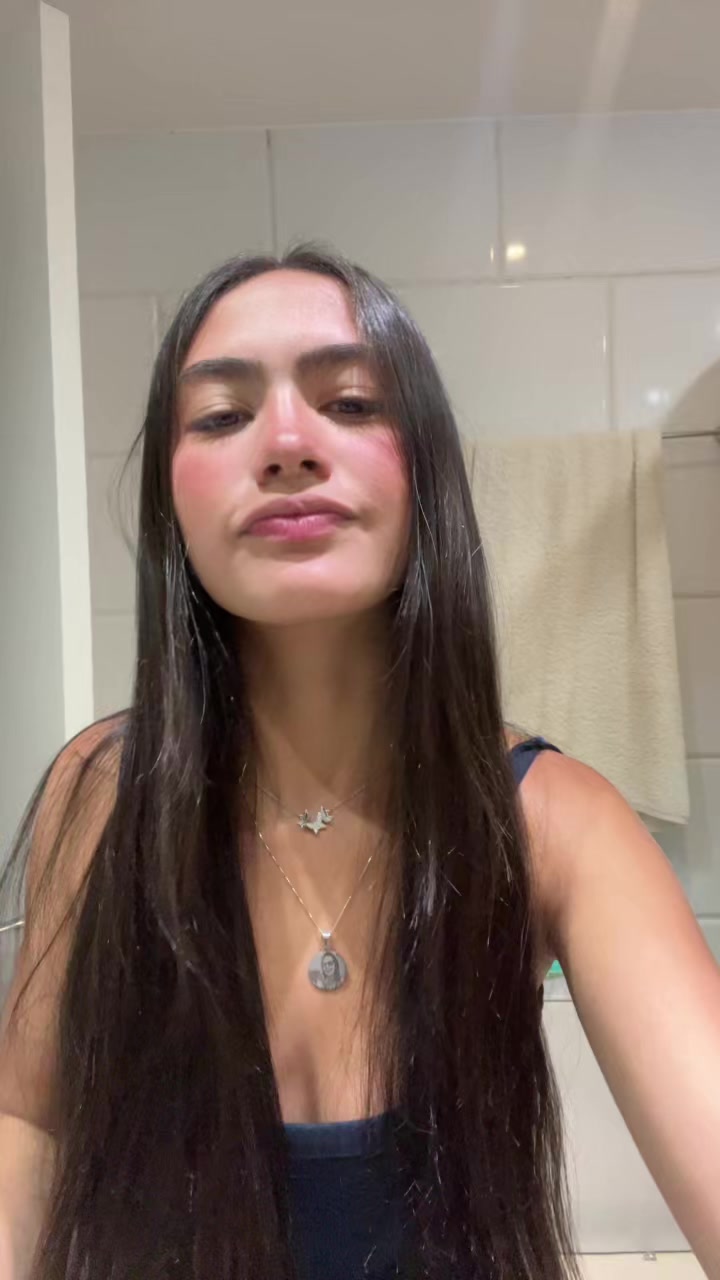 @Julia.Barreto 🪽🌟💵📸🍸💍